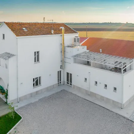 Κατάλυμα σε φάρμα Masseria Cannella *